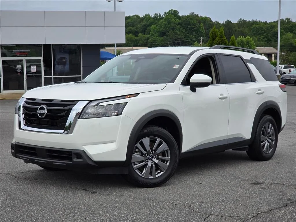 Used 2025 White Nissan SV image 2
