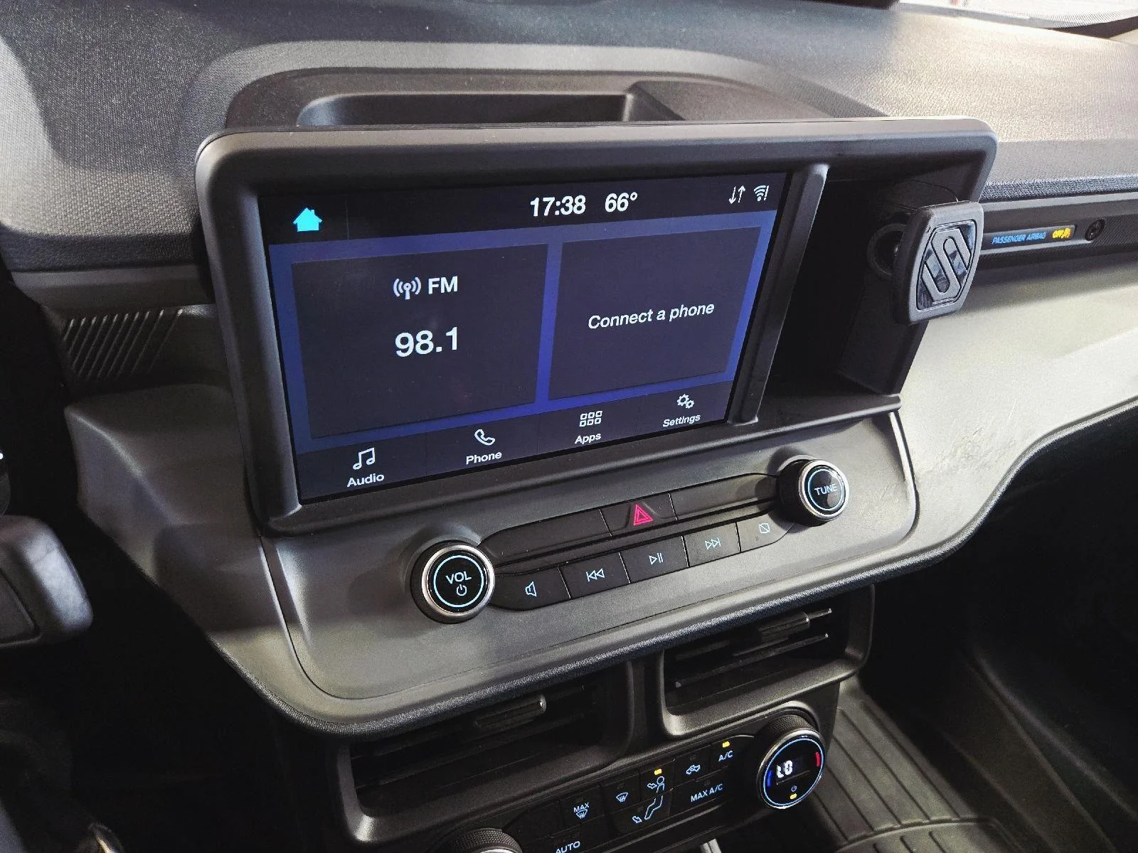 Used 2022 Oxford White Ford XL image 24