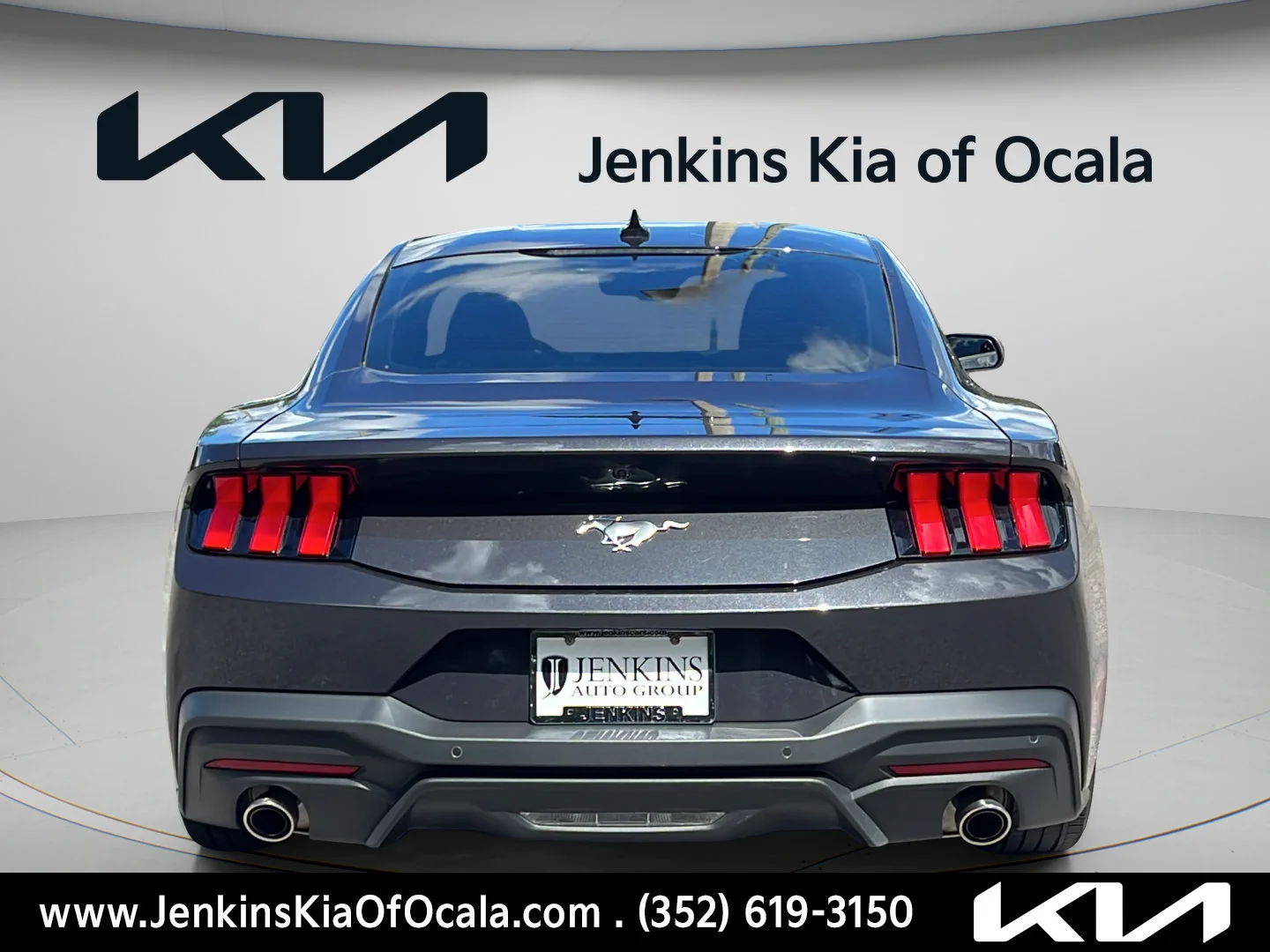 Used 2024 Gray Metallic Ford EcoBoost image 4