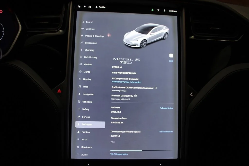 Used 2018 Obsidian Black Metallic Tesla  image 19