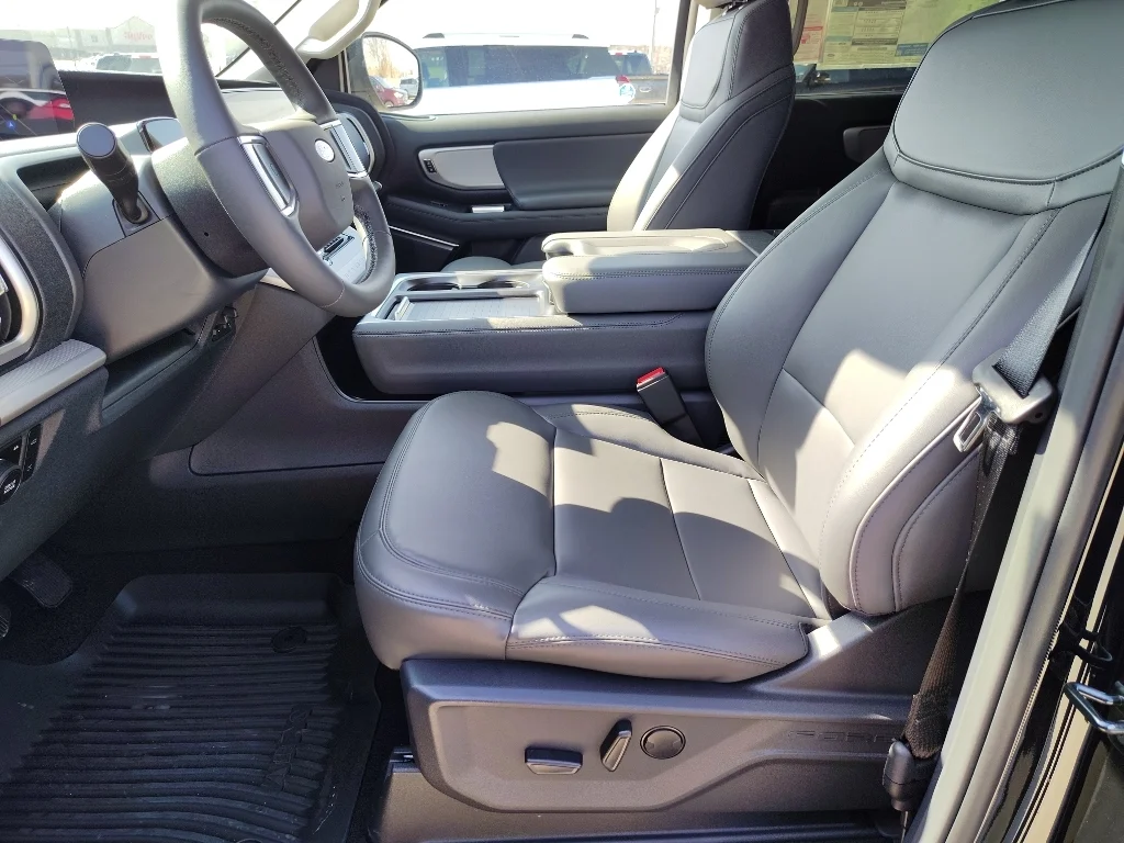 New 2026 Agate Black Metallic Ford MAX Active image 12
