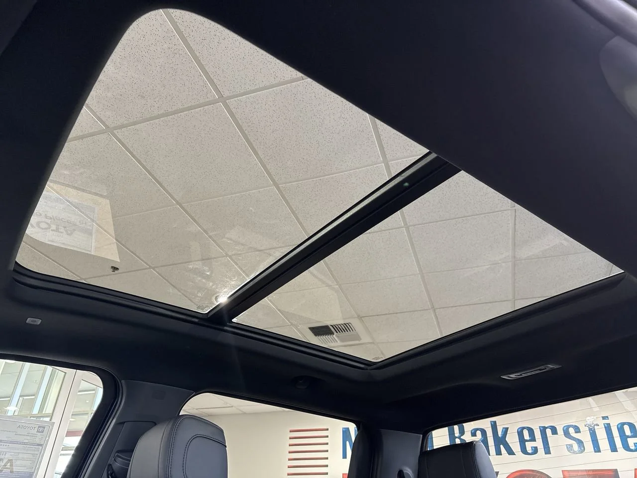 2025 Toyota Tundra Limited - Photo 23