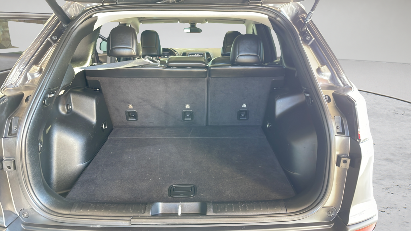 Used 2019 Gray Jeep Trailhawk image 12