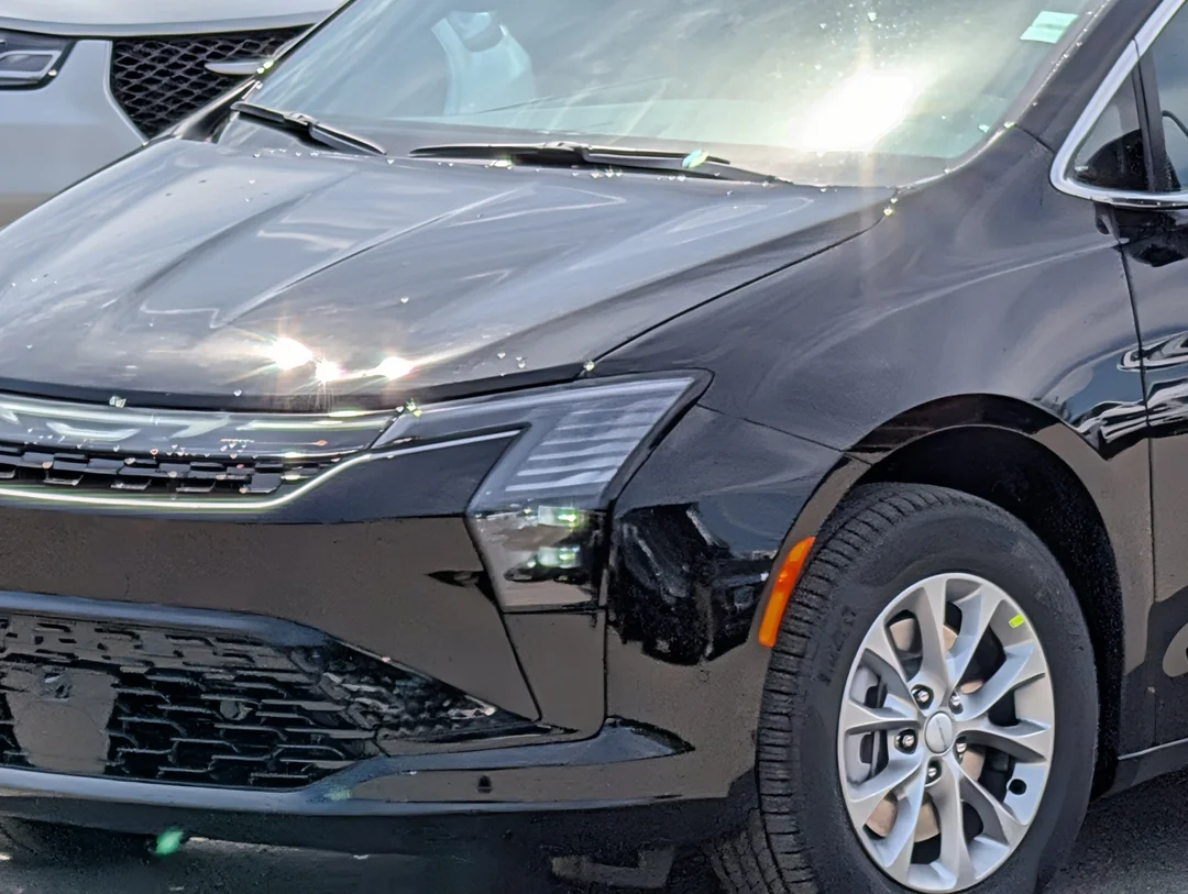 New 2027 Black Chrysler Select - - AWD - 3.6L Pentastar V6 - Adaptive Cruise Control - Blind Spot Monitor & More! image 10