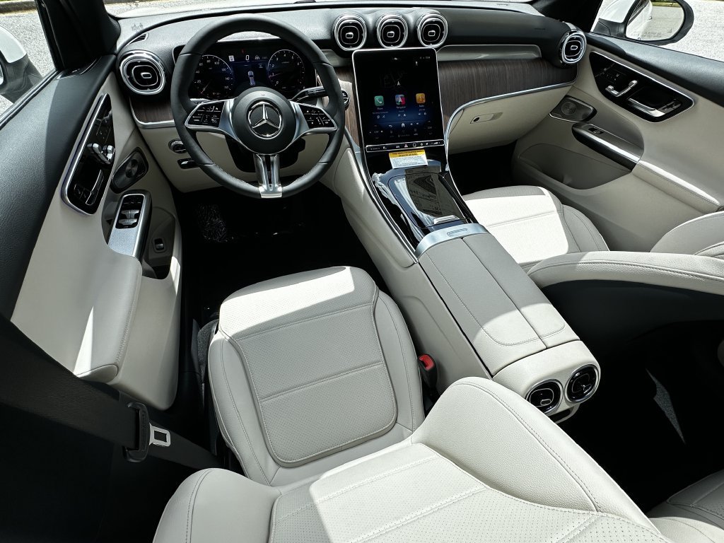 New 2026 Polar White Mercedes-Benz GLC 300 image 64