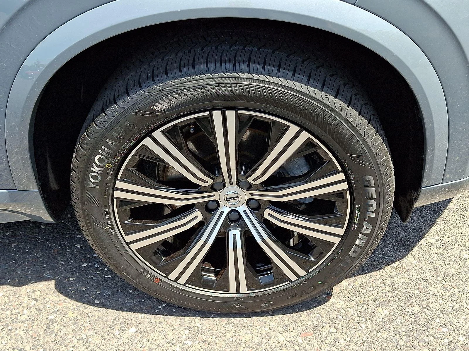 Used 2023 Thunder Grey Metallic Volvo Core image 8