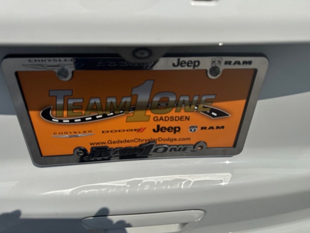 Used 2025 Bright White Clearcoat Jeep Latitude image 41