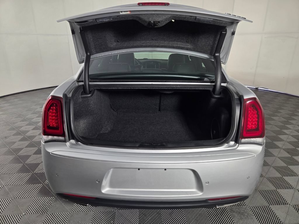 Used 2023 Silver Mist Clearcoat Chrysler 300S image 26