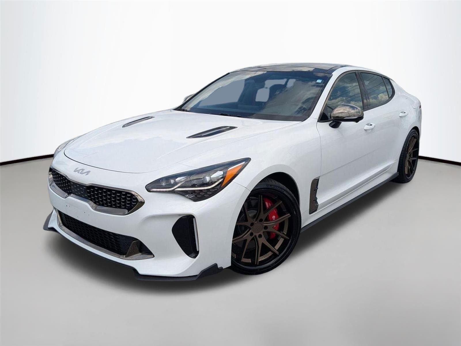 2022 Kia Stinger GT2's photo
