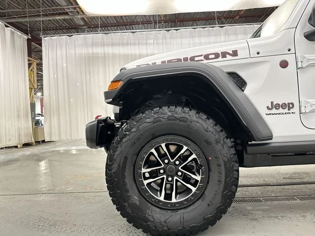 New 2027 Bright White Clearcoat Jeep Rubicon image 20