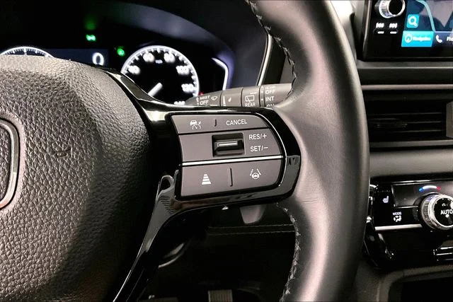 Used 2025 Crystal Black Pearl Honda Touring image 28