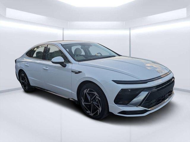 New 2026 White Hyundai SEL Sport image 1
