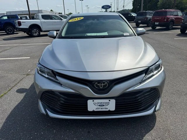 Used 2018 Silver Toyota LE image 2