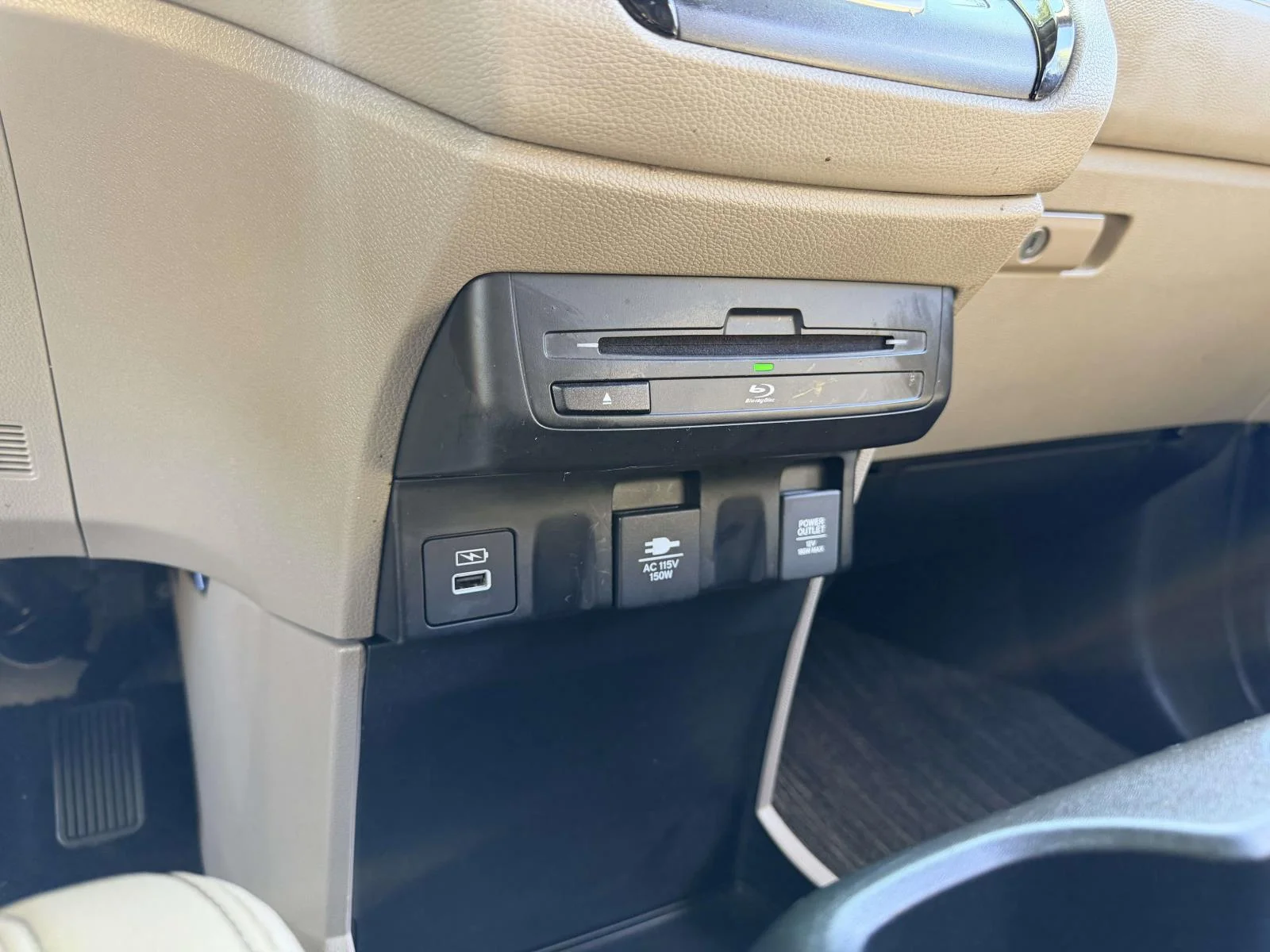 Used 2023 White Honda Touring image 26