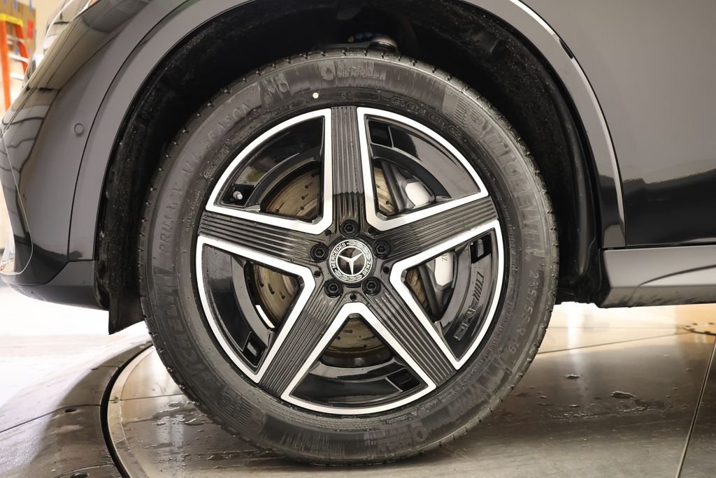 Used 2026 Black Mercedes-Benz GLC 300 image 11