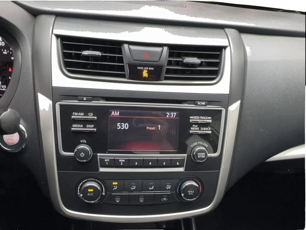 Used 2018 Silver Nissan 2.5 S image 42