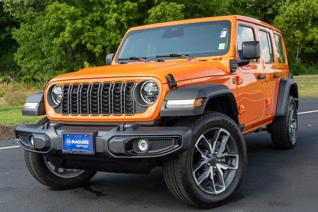 Used 2025 Orange Jeep Sport S 4xe image 1
