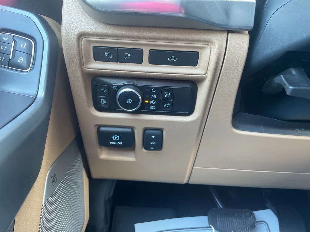 Used 2023 Star White Ford Lariat 4X4 Hybrid image 22