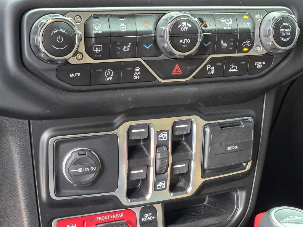 Used 2021 Gray Jeep Rubicon image 25