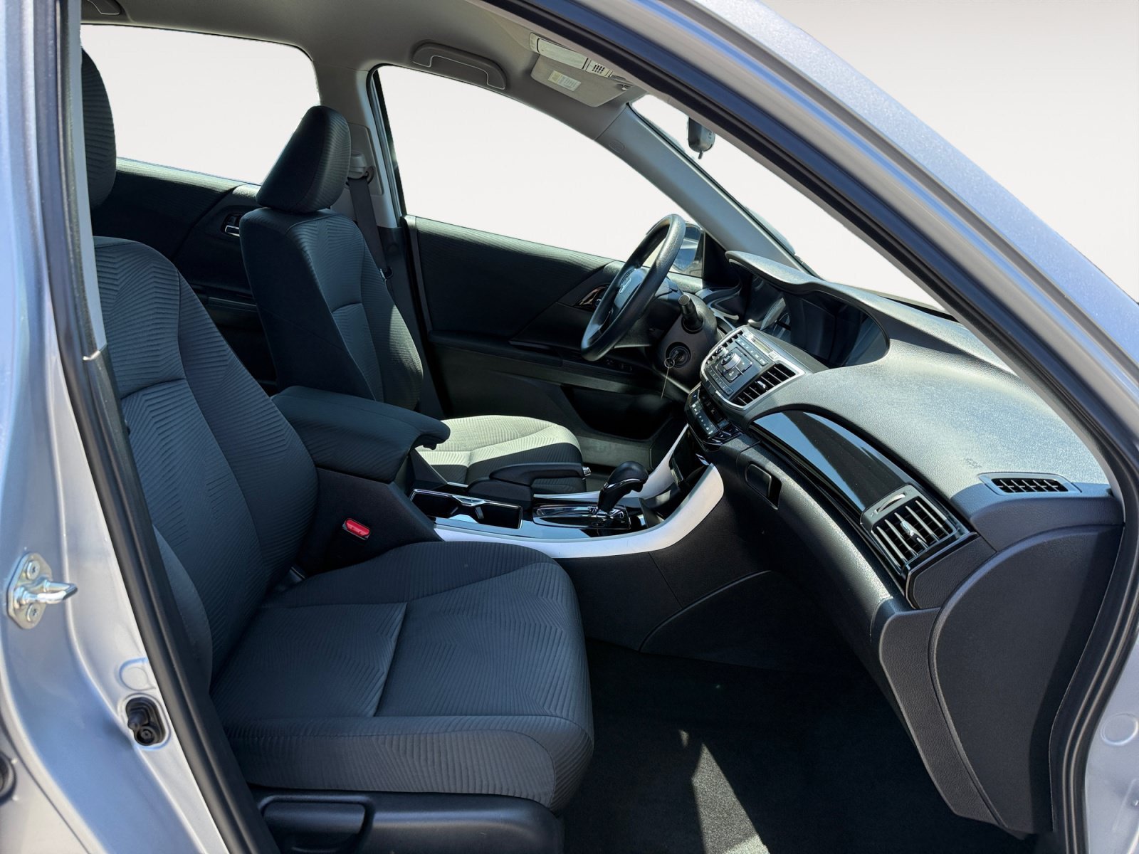 Used 2017 Silver Honda LX image 19