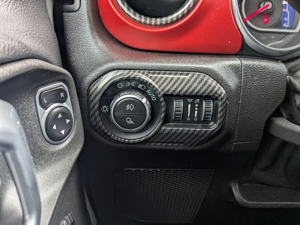 Used 2020 Sting-Gray Clearcoat Jeep Rubicon image 21