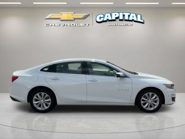 Used 2025 Summit White Chevrolet 1LT image 6