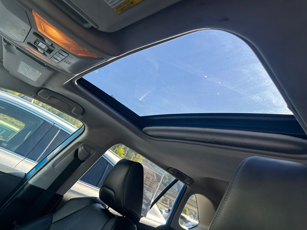 Used 2021 Blue Toyota XLE Premium image 22