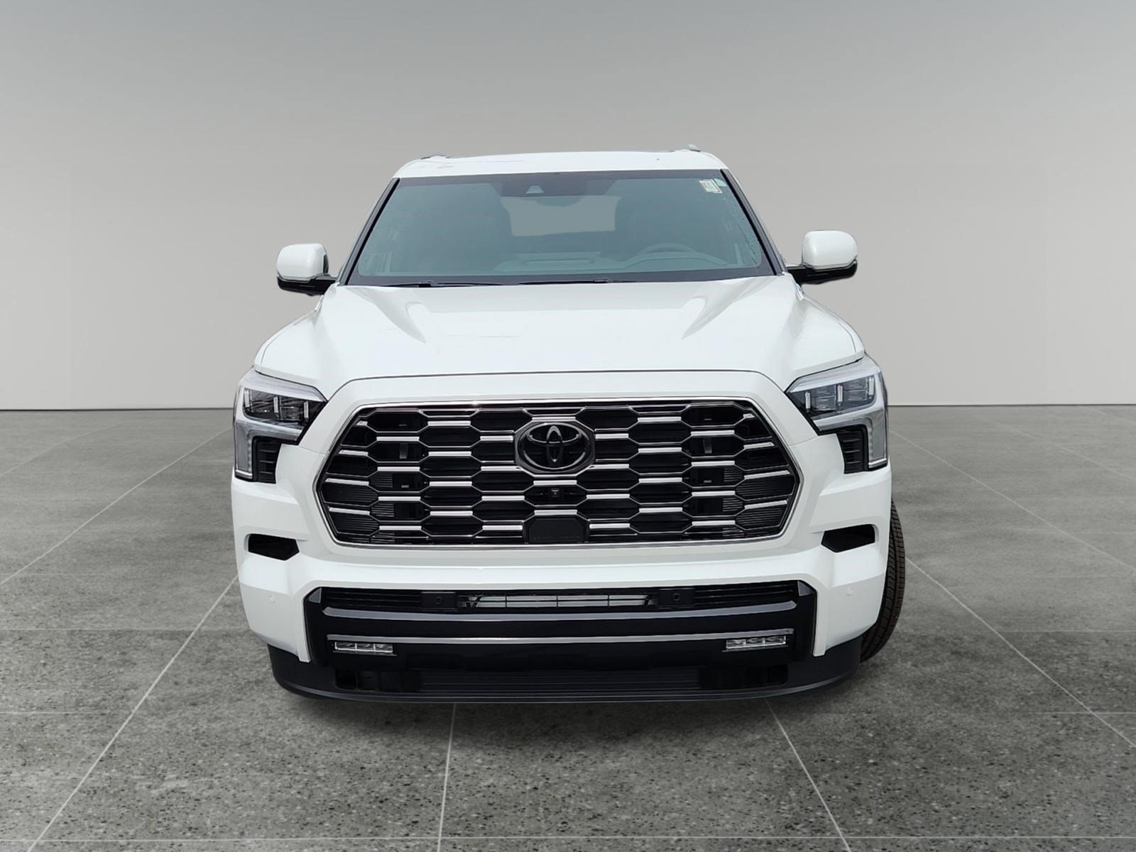 New 2026 Wind Chill Pearl <sup>1</sup> Toyota  Platinum image 2
