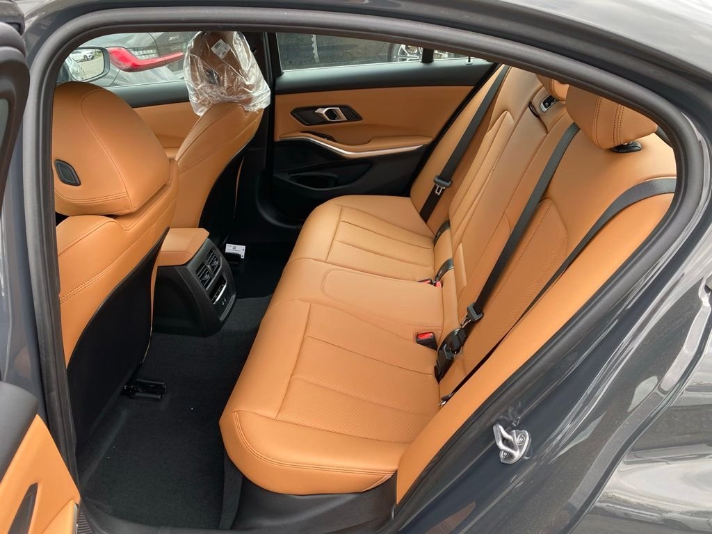 2026 BMW 3 Series 330i - Photo 7