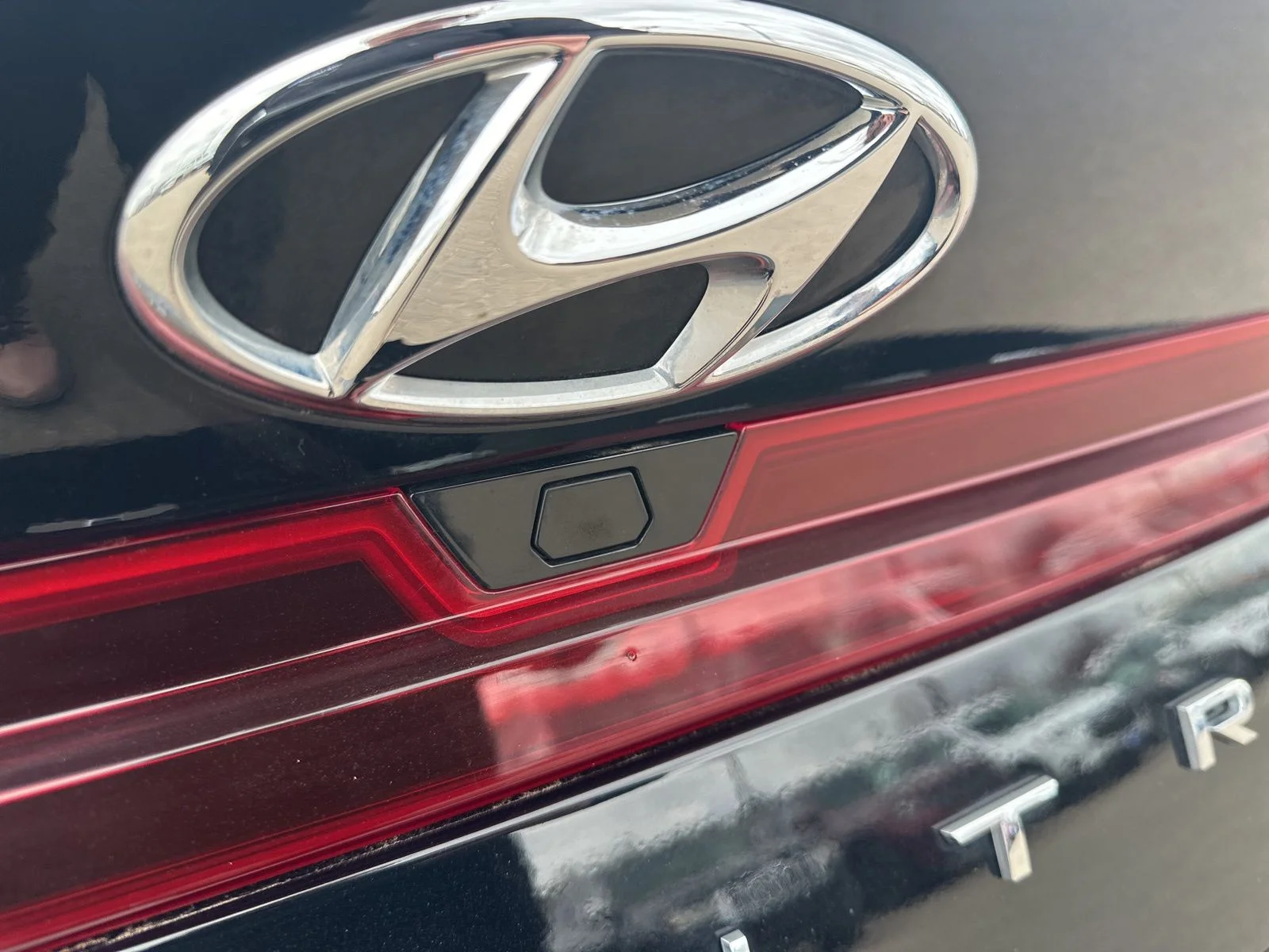 Used 2023 Black Hyundai SEL image 5