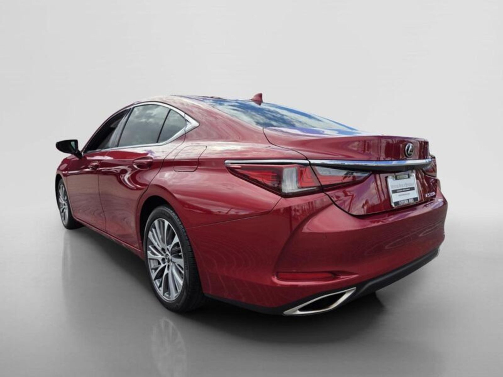 Used 2021 Matador Red Mica Lexus ES 350 image 3