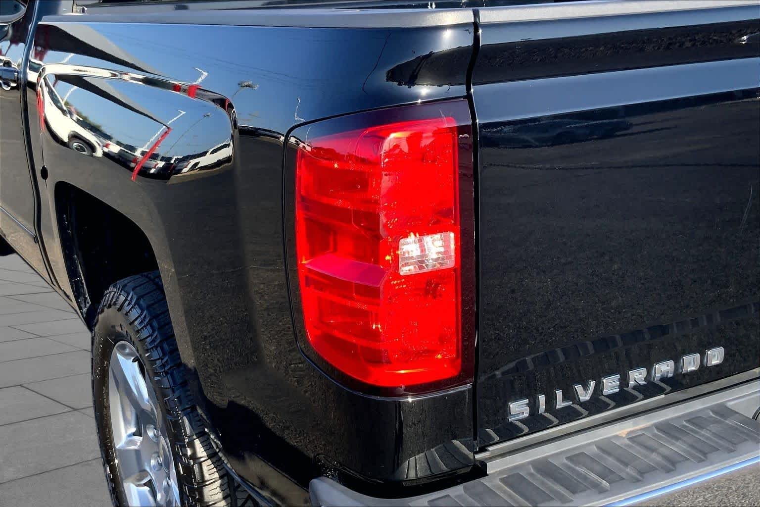 Used 2018 Black Chevrolet LT image 29