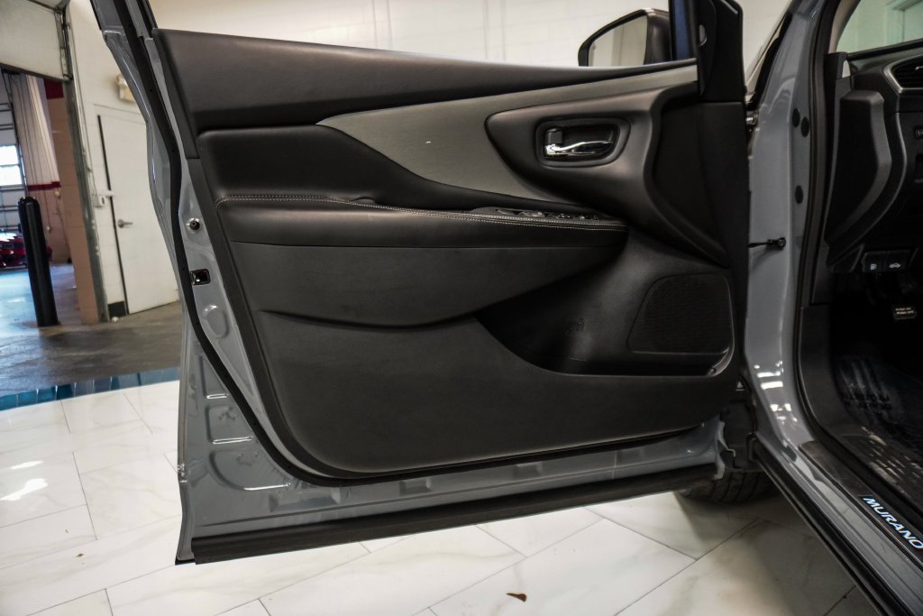 Used 2023 Gray Nissan SV image 17