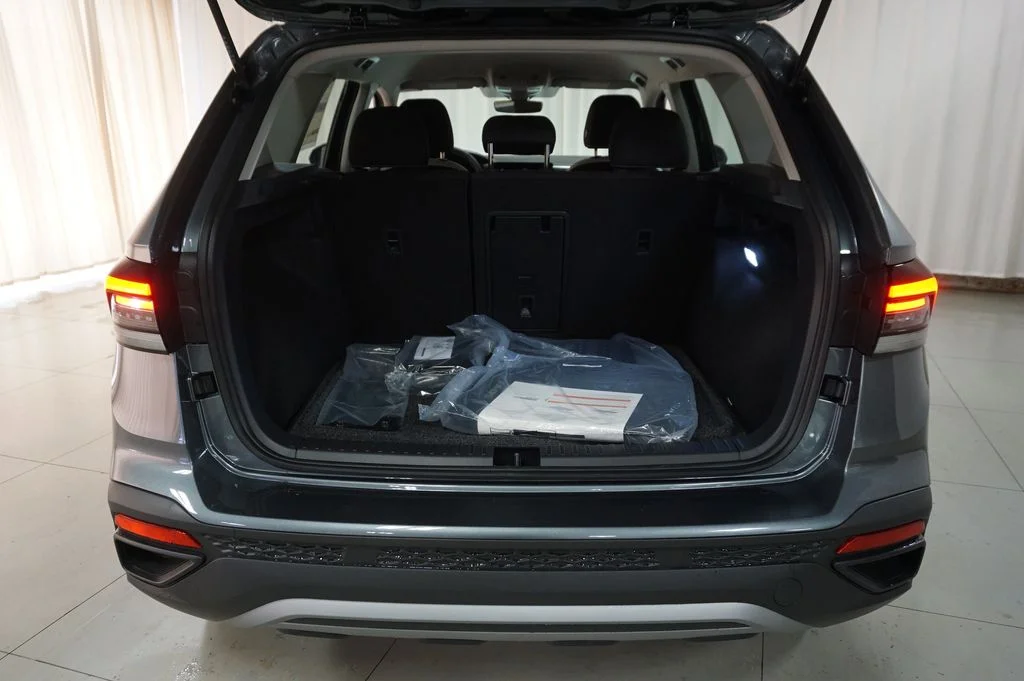 New 2026 Platinum Gray Volkswagen 1.5T S image 23