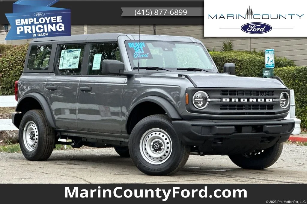2025 Ford Bronco Base 4x4's photo