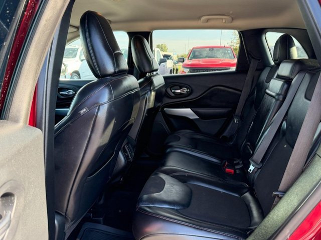 Used 2017 Red Jeep Trailhawk image 10