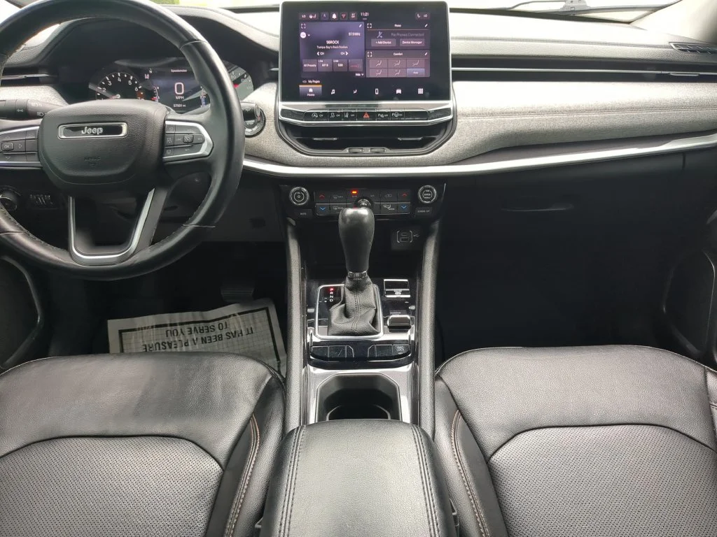 Used 2022 Gray Jeep Latitude Lux image 16