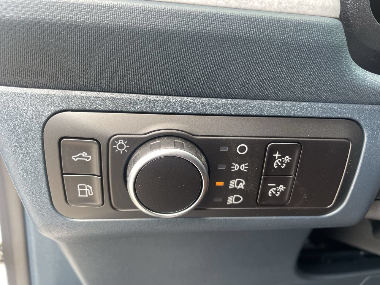 New 2026 Oxford White Ford XLT image 24