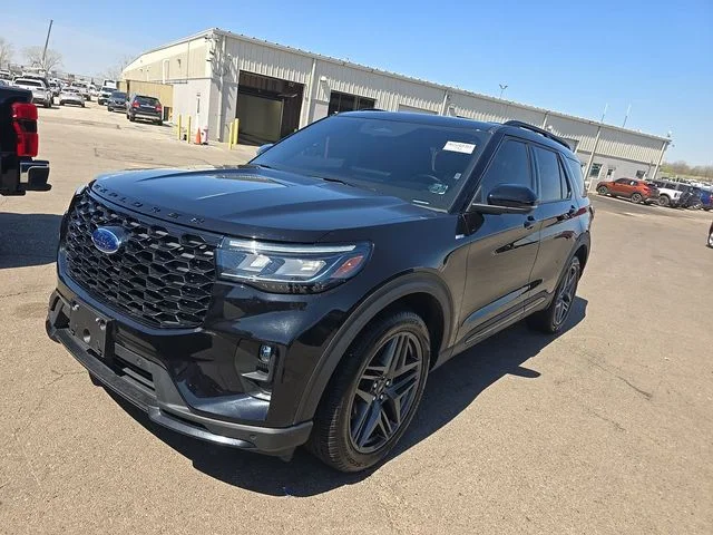 2025 Ford Explorer ST-LINE 4WD (PL535)'s photo