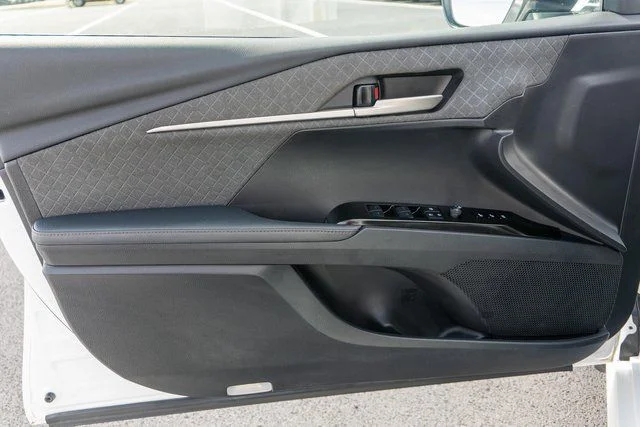 Used 2025 Pearl Toyota XLE image 19