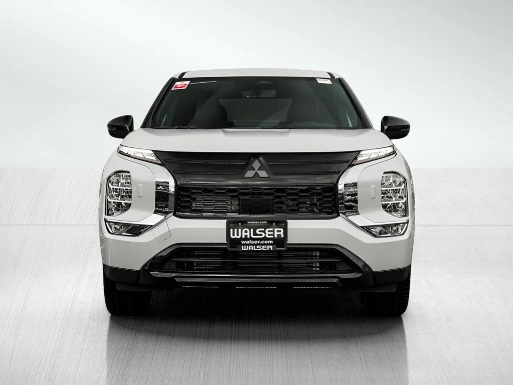 New 2026 White Diamond Mitsubishi LE 1.5T S-AWC image 2