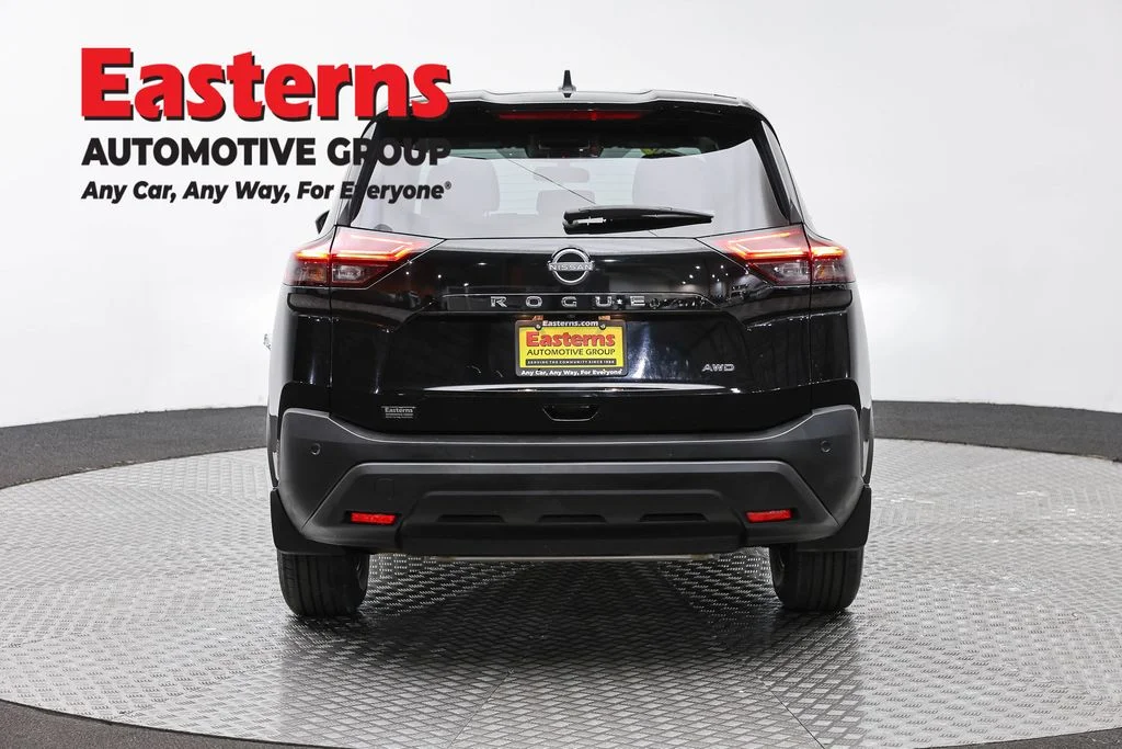 Used 2023 Black Nissan S image 6