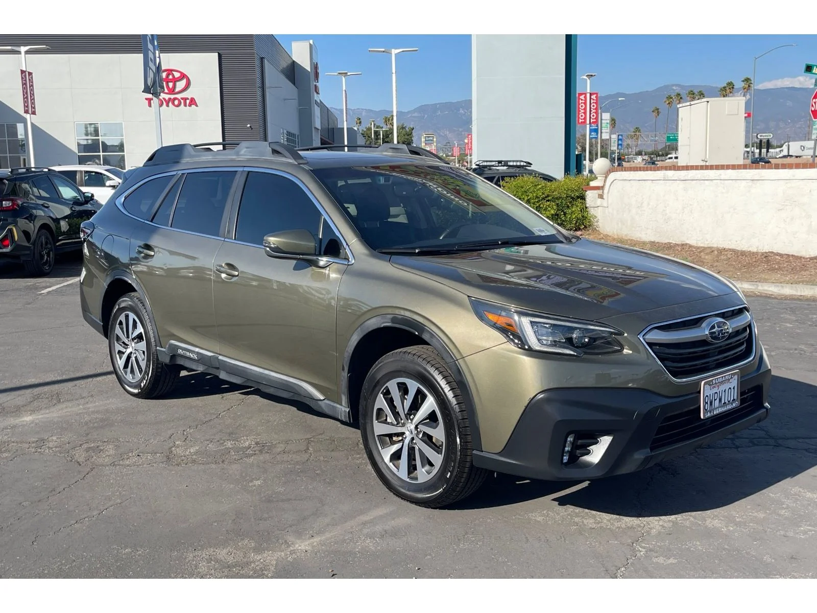 Used 2021 AUTUMN GREEN META Subaru Premium image 8