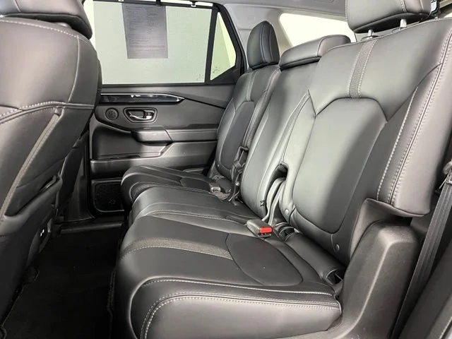 Used 2023  Honda EX-L image 32