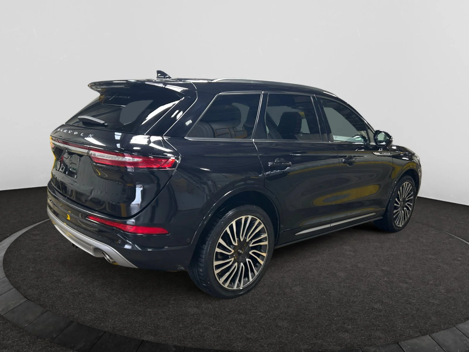 Used 2021 BLACK Lincoln RESERVE AWD image 5