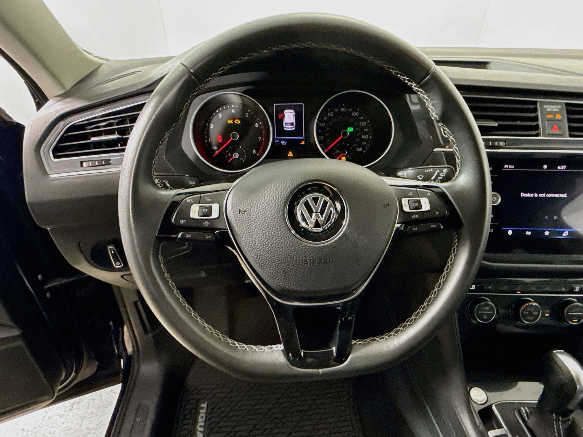 Used 2021 Atlantic Blue Metallic Volkswagen SE image 11