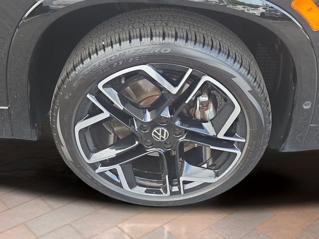 Certified Used 2025 Deep Black Pearl Volkswagen 2.0T SEL R-Line image 28