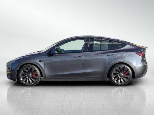 Used 2022  Tesla Performance image 7