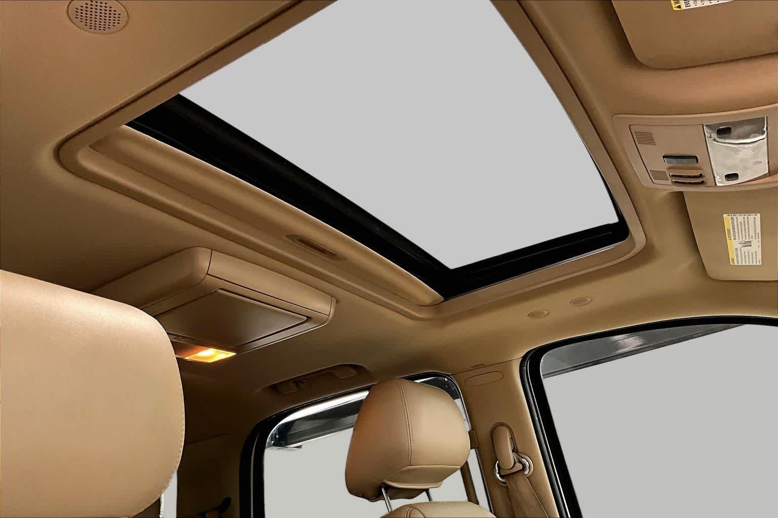 Used 2012 White Diamond Tricoat GMC Denali image 13