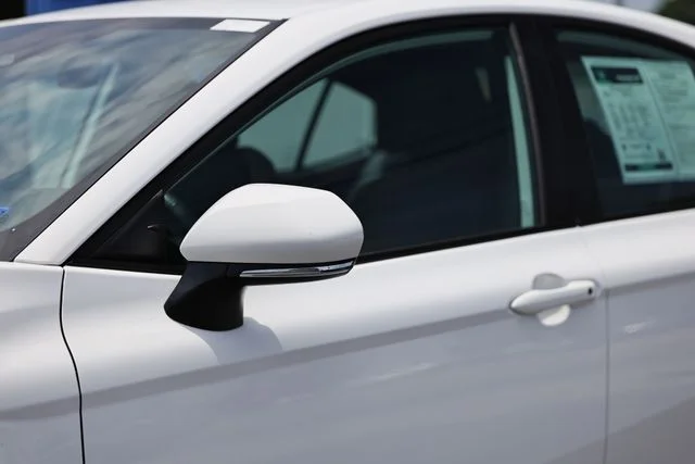 Used 2025 Ice Cap Toyota SE image 3